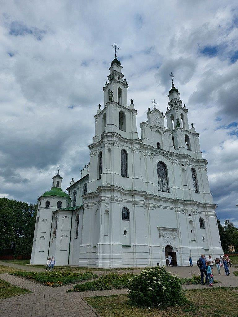 Собор в Полоцке на берегу реки